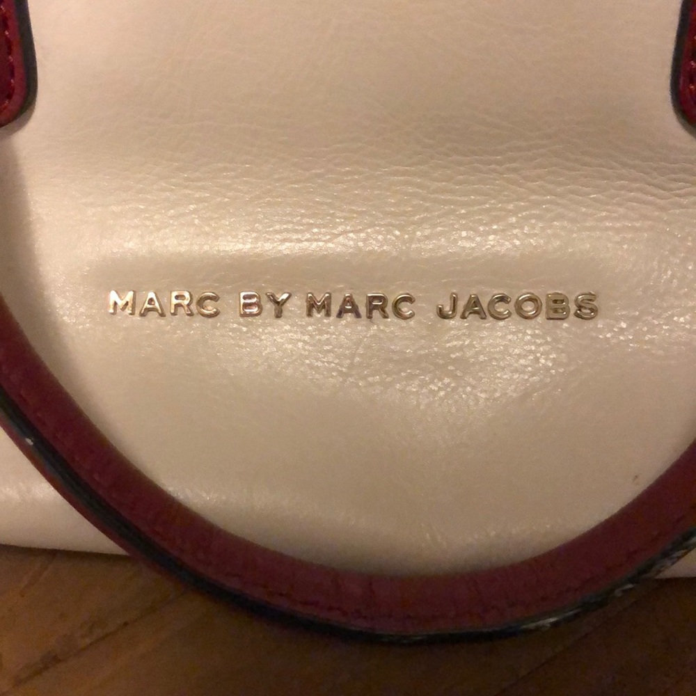 Handbag - Picture 3 of 4